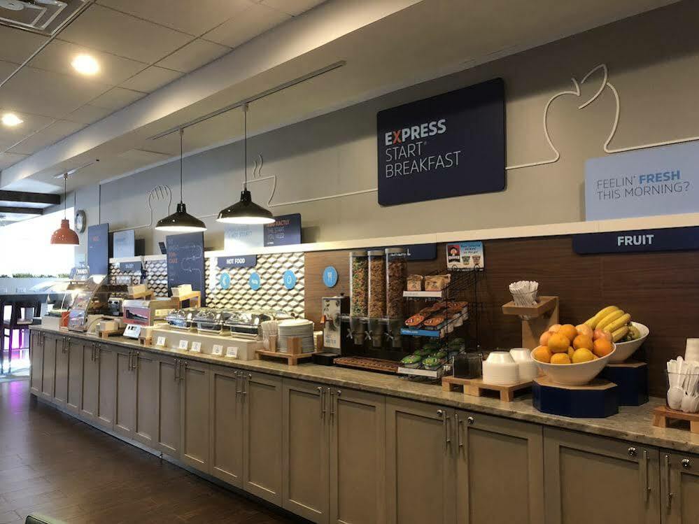 Holiday Inn Express Washington Dc Silver Spring By Ihg Esterno foto